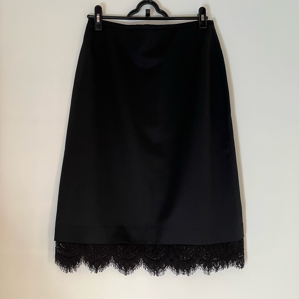 Leonard Paris lace silky knee length skirt